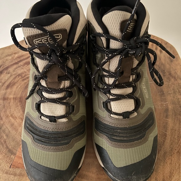KEEN women’s  Olive Hiking Boots - Picture 3 of 9